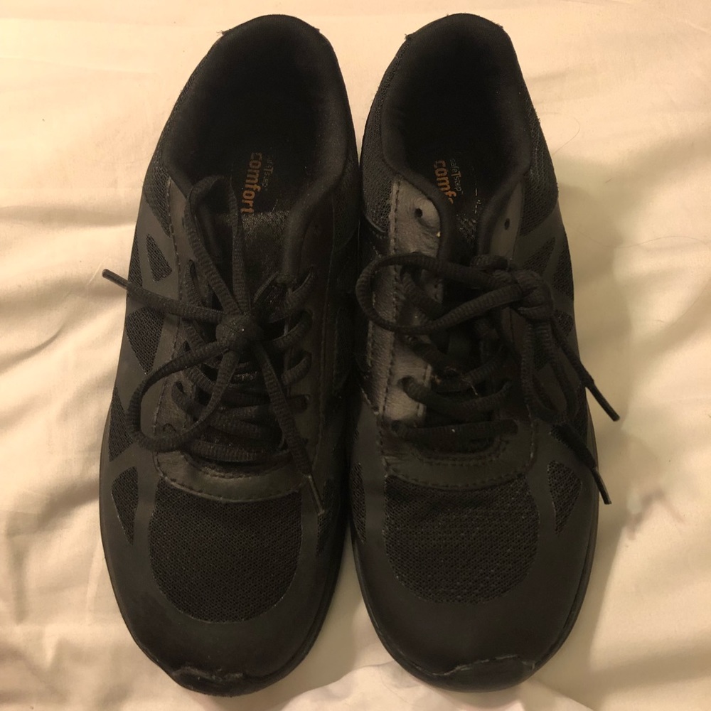 non-slip work shoes